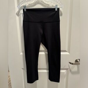 Black Lululemon Cropped Leggings 🖤 Sz 8